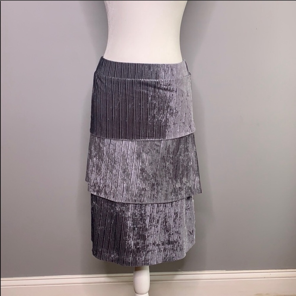 Anthropologie Latolia crushed velvet tiered skirt
